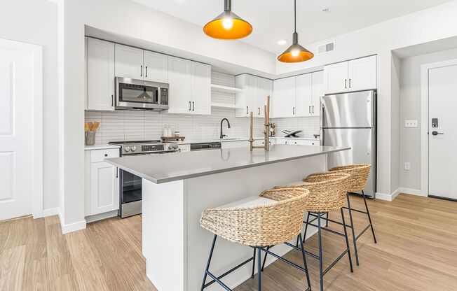 2 beds, 2 baths, 1,029 sqft, $1,775, Unit 1-204