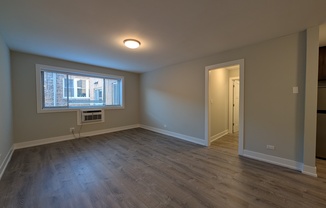 530 W Surf St 512
