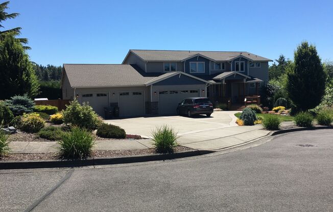 Custom Rental Home Puyallup with View