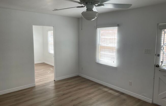 3 beds, 1 bath, $2,795, Unit 4310.5