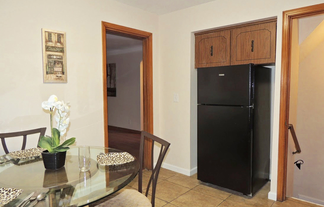 4 Bedroom - 2 Full Bath Bungalow for Rent!