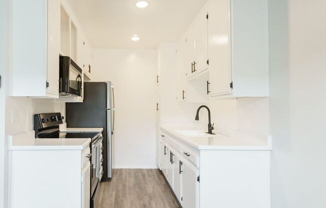 1 bed, 1 bath, 750 sqft, $1,748, Unit 102