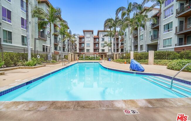 1 bed, 1 bath, 910 sqft, $2,900, Unit 355