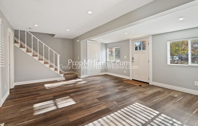 Spacious and Bright Four Bedroom Home in Powellhurst-Gilbert!