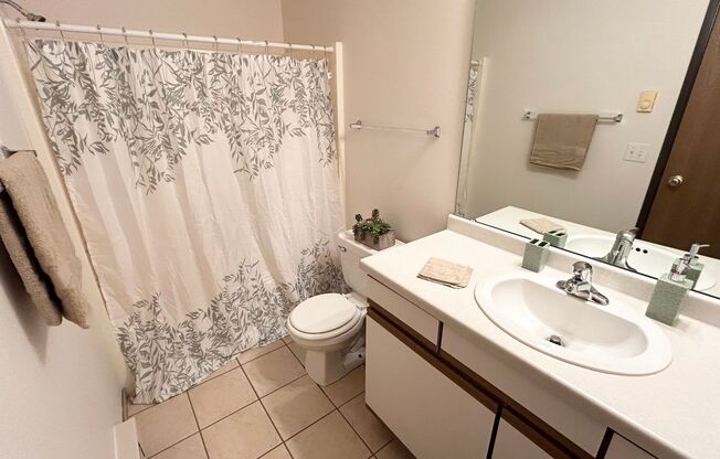 2 beds, 1 bath, 820 sqft, $875, Unit 1710-309