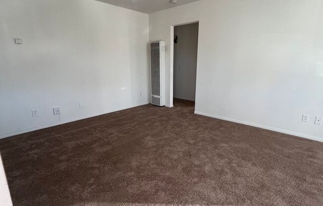 3BR/1BA Single Family Home (920 SF)