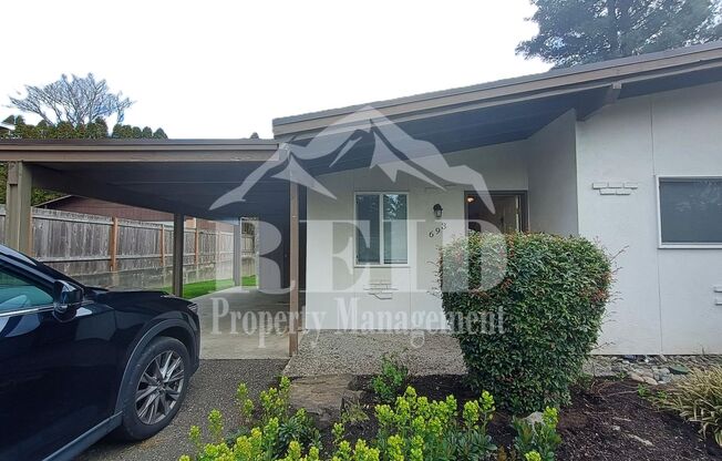 Remodeled 2-bedroom, 1-bath home located in the heart of East Bremerton