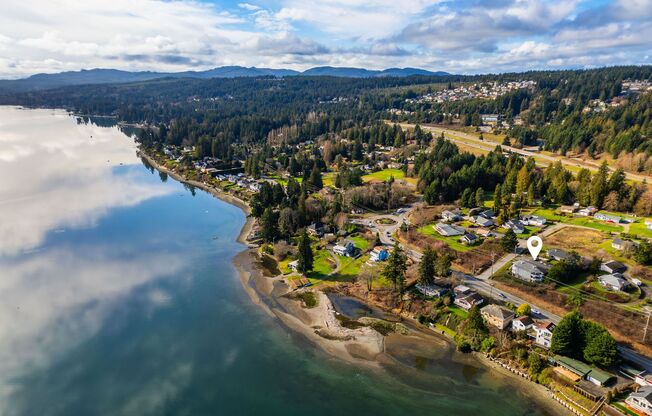 Convenient Location close to Silverdale Waterfront Park, and Downtown Silverdale
