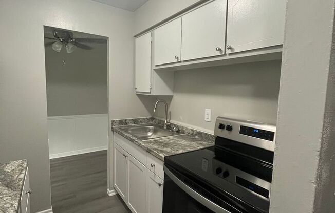 1 bed, 1 bath, $960, Unit 205