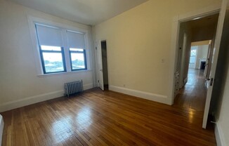 2 beds, 1 bath, 750 sqft, $3,500, Unit 25