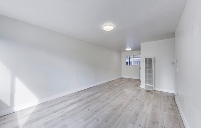 Studio, 1 bath, 550 sqft, $1,498, Unit 108