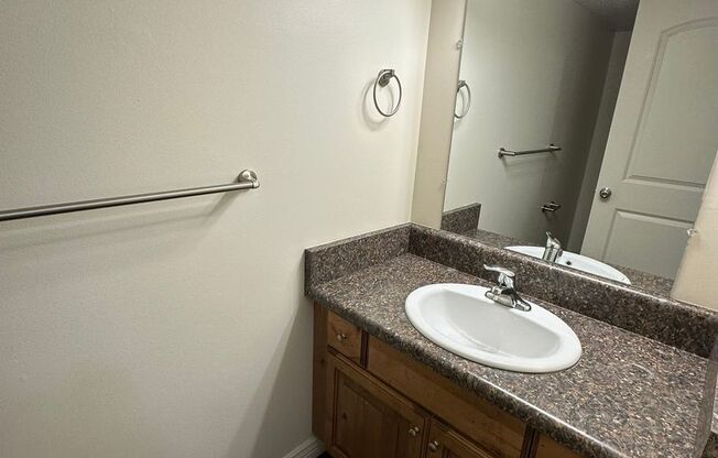 2 beds, 1.5 baths, 1,000 sqft, $1,395, Unit Unit 19