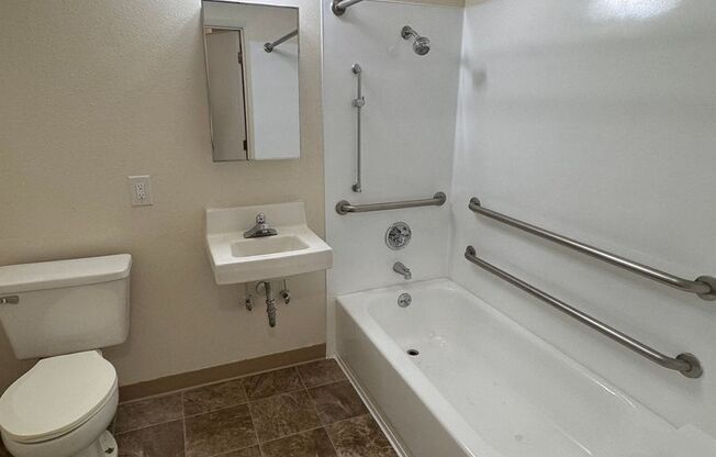 Studio, 1 bath, 240 sqft, $850, Unit 207