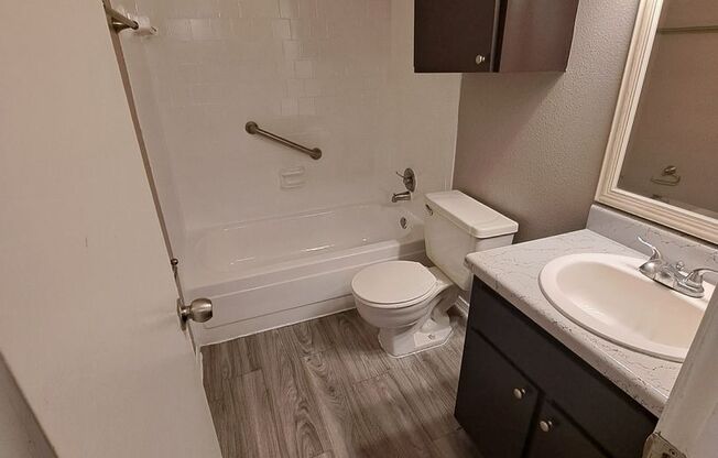 1 bed, 1 bath, 670 sqft, $962, Unit 2924