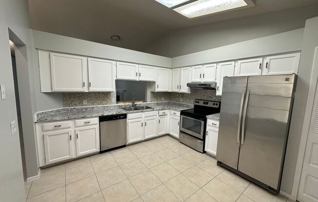 Beautiful open 2/2 Near UCF