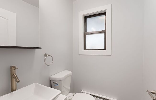 2 beds, 1.5 baths, 819 sqft, $2,260, Unit 305
