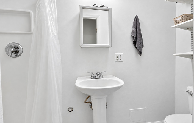 3 beds, 1 bath, 1,500 sqft, $3,100, Unit 3S