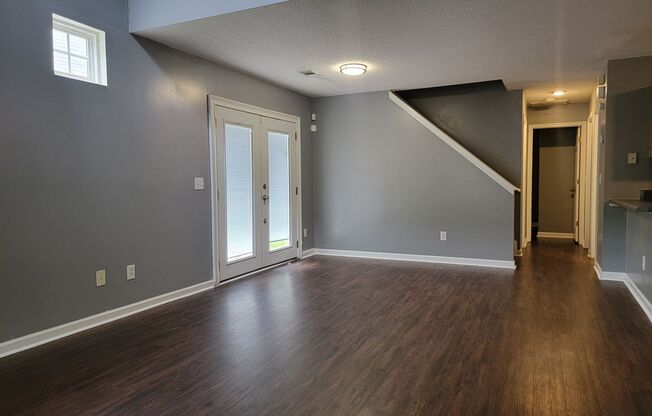 Modern Comfort Meets Convenience! - 3bdrm 2 bth Fence/Garage
