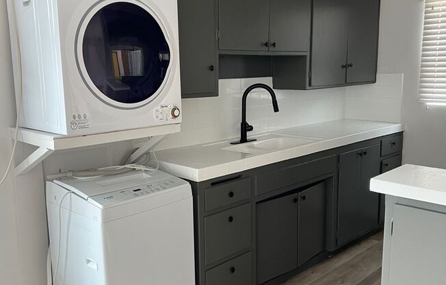 Stunning 2-Bedroom Townhome in the Heart of Reseda, Modern Comfort, Prime Location!