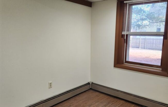 1 bed, 1 bath, 500 sqft, $1,195, Unit Unit 1 Rear