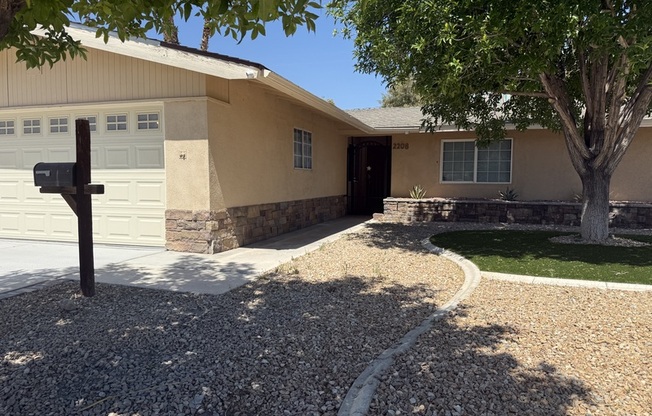 2208 GLN HEATHER WAY