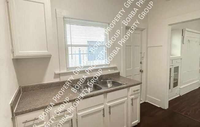 1074 OBISPO AVE