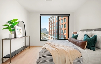 21 35 W 2 ST