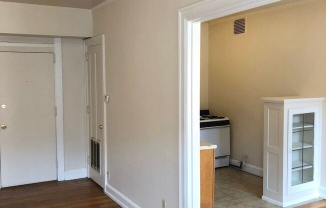 1 & 2 Bedroom Apartments in Downtown Indianapolis - Meridian Plaza Awaits You!