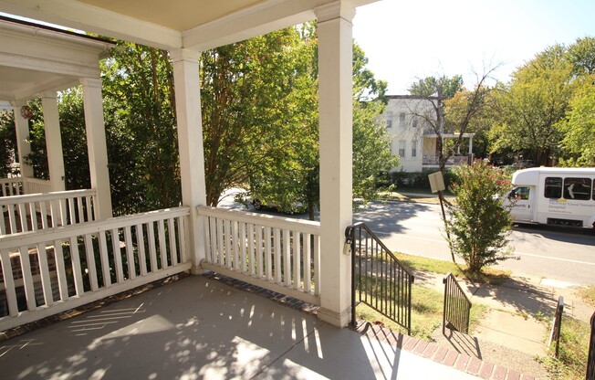 2025/2026 JHU off-campus 5bd/2 full bath & 2 half bath home w/ W/D!  Available 6/9/25