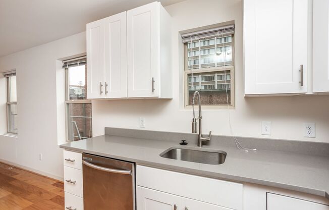 For Rent: Downtown Elegance at 605 Park Ave– Your Urban Haven Awaits!