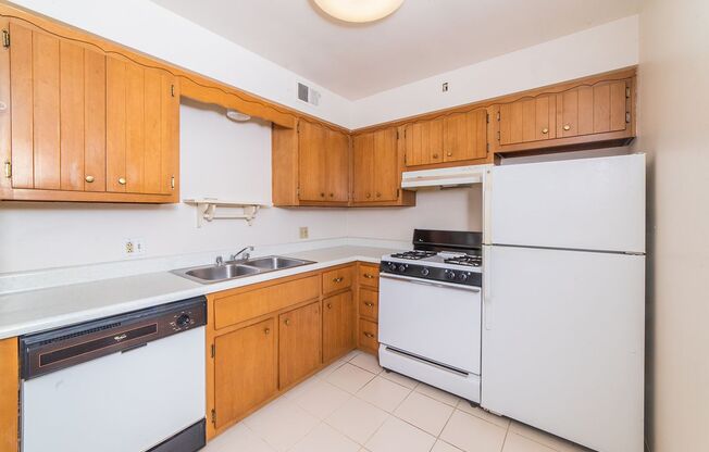 1 bed, 1 bath, 600 sqft, $825, Unit Unit 002A