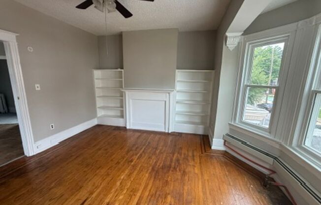 2 beds, 1 bath, 1,200 sqft, $1,400, Unit 2nd Fl