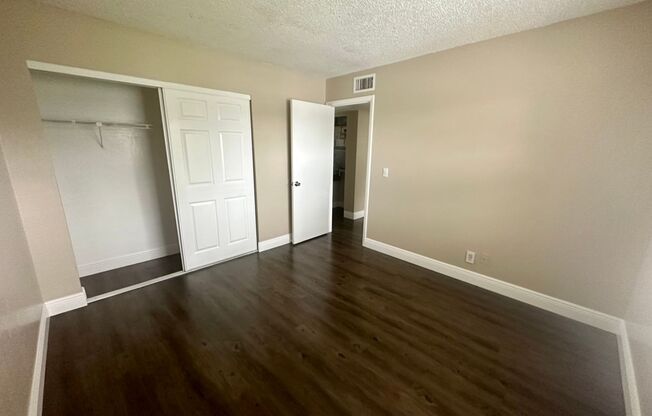 2 beds, 2 baths, 935 sqft, $2,100, Unit 3433-09