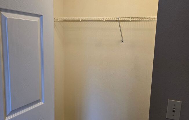 2 beds, 1 bath, 882 sqft, $1,415, Unit 226