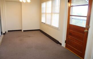 2 beds, 1 bath, $900, Unit Apt D