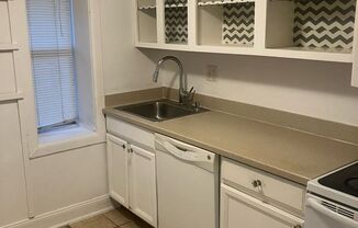 1 bed, 1 bath, $2,200, Unit B