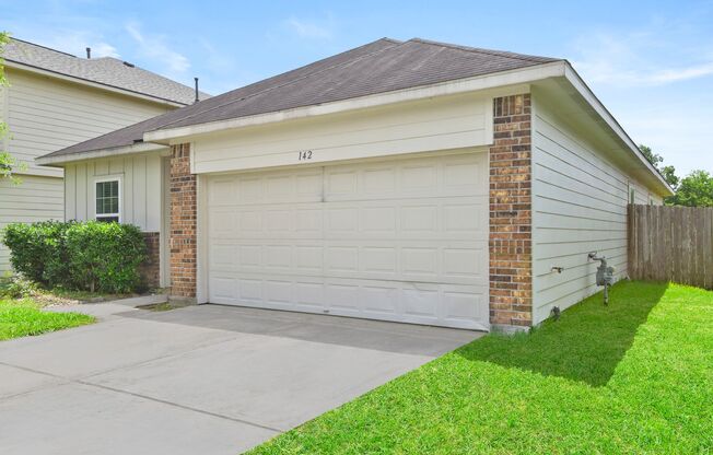 Charming & Spacious: A Must-See Near Lake Houston