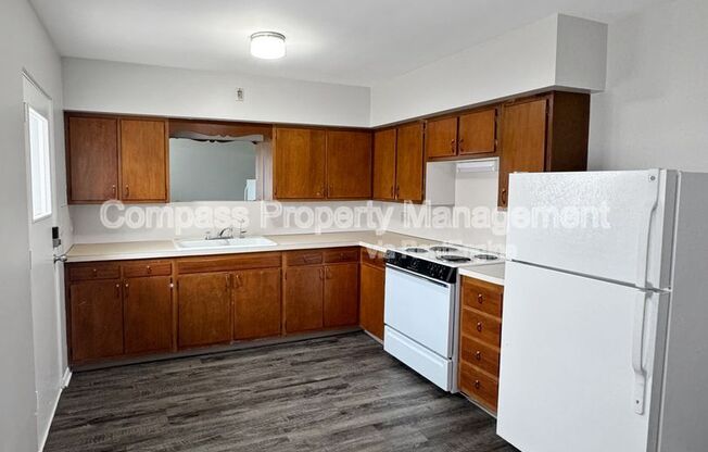 11 RIDGEWOOD ST