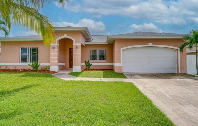 4539 SW 6 PL