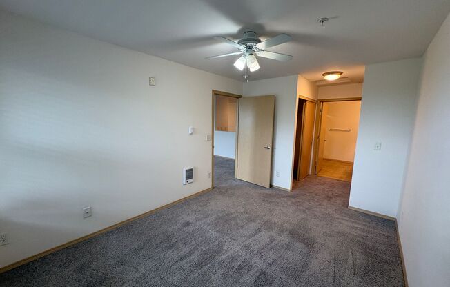 1 bed, 1 bath, 736 sqft, $1,550, Unit 354-3033
