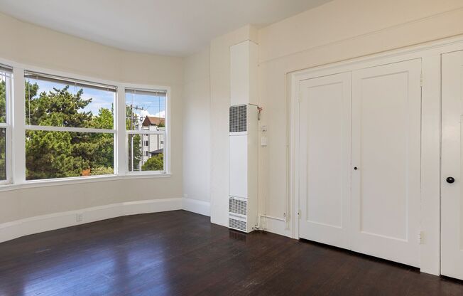 1 bed, 1 bath, 581 sqft, $1,895, Unit 303