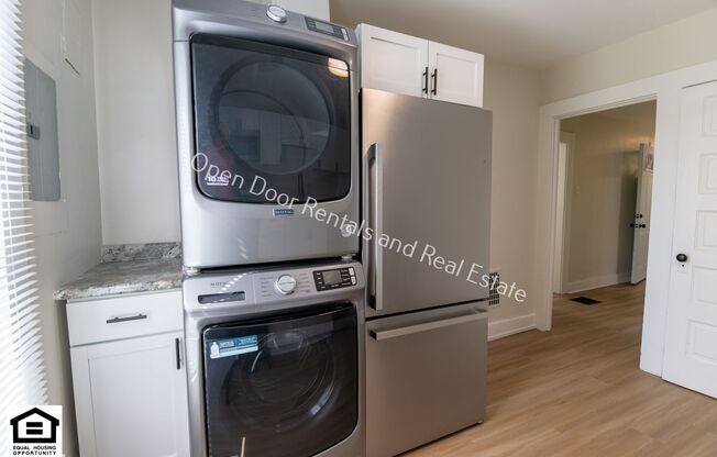 1 bed, 1 bath, 891 sqft, $895, Unit 2516 S Lafayette St