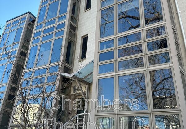 211 R ST NE
