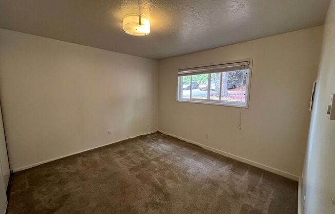 1 bed, 1 bath, 595 sqft, $1,225, Unit 5