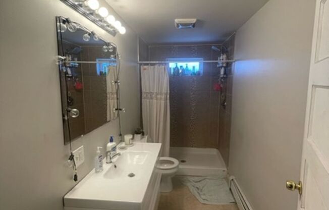 5 beds, 2 baths, $3,250, Unit 624 Smith #3