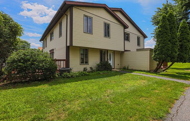 14 KING HENRY CIR