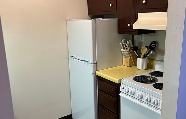 1 bed, 1 bath, $600, Unit 202