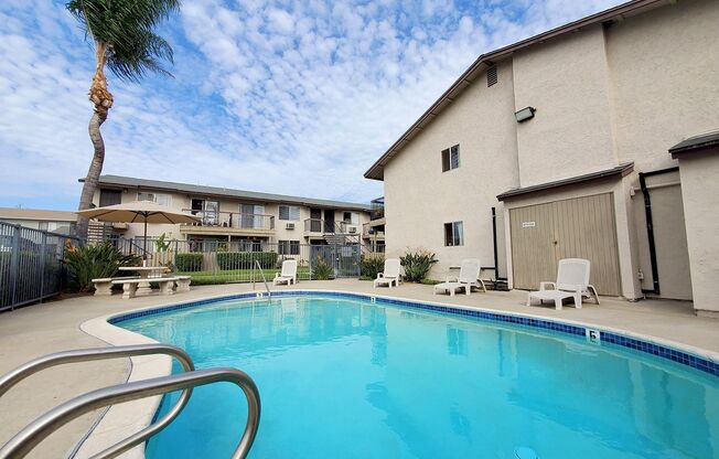 2 beds, 2 baths, $1,995, Unit 25