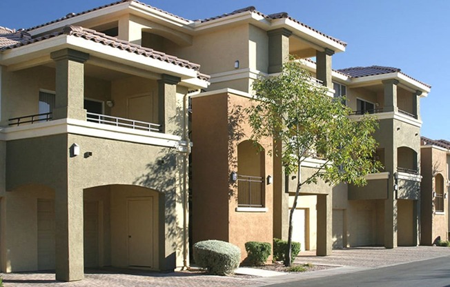 Luxury Apartments in Glendale with Private Garage