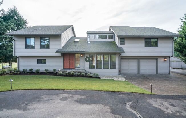 Escape to the Country, Spacious Contemporary in Wilsonville